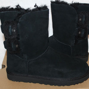 UGG BAILEY BUCKLE FLUFF SUEDE BOOTS‎ NEW!